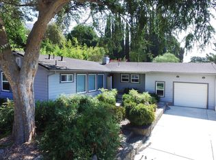 4372 Canyon Crest Rd, Altadena, CA 91001