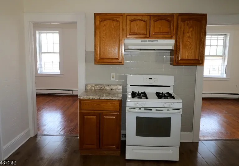 160-164 New York Ave #3 — Photo 17