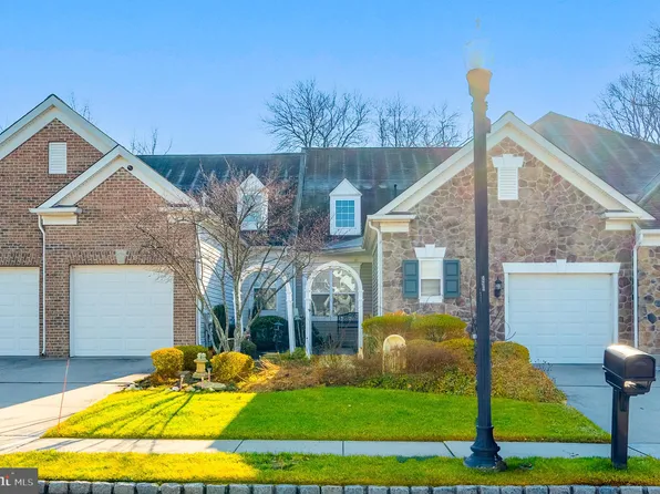 203 Sparrow Dr, Hamilton, NJ 08690