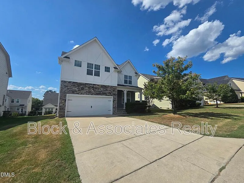 4 bed, 2.5 bath, $2,550 — Photo 1