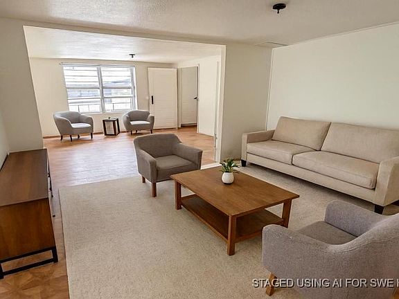 4th image of 2319 Luther St