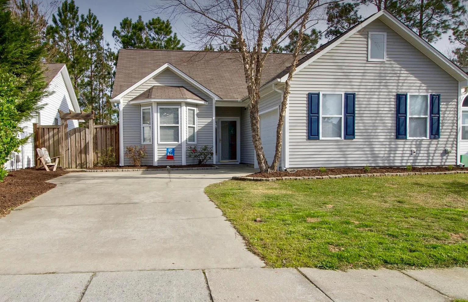 3 bed, 1200 sqft, $1,900 — Photo 2