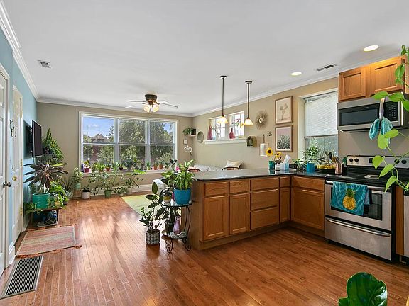 5th image of 2059 Allen Ave #1E