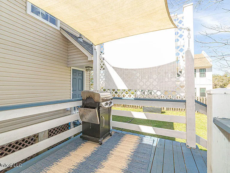 114 Menge Ave — Photo 41