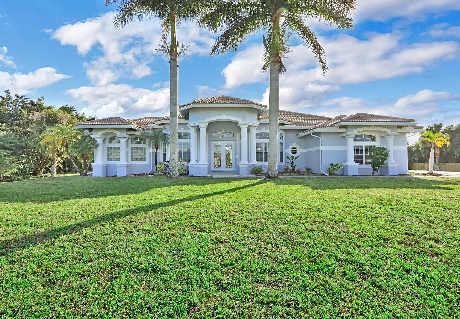 4 bed, 3.0 bath, 3171 sqft, $10,000 — Photo 1