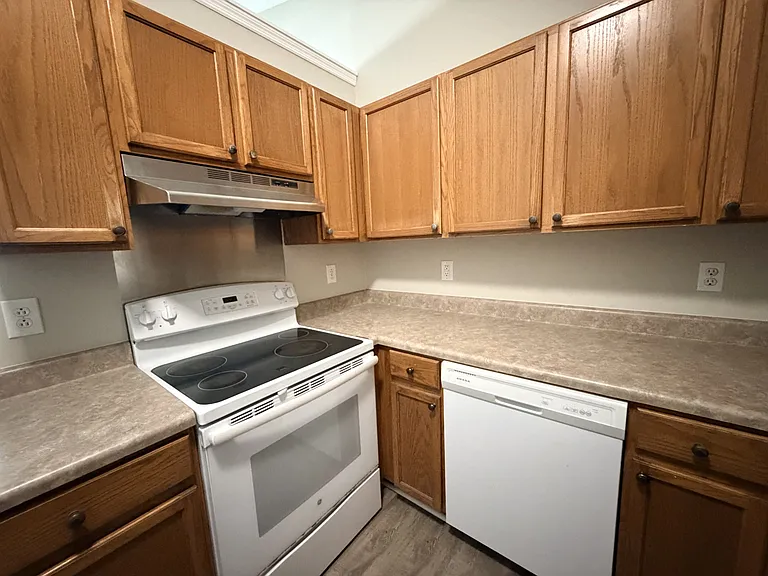 3209 Deer Path Cir — Photo 8