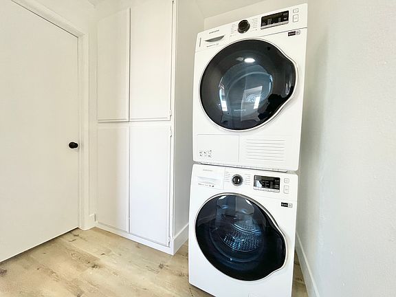 5th image of 11432 Cedar Ave #2