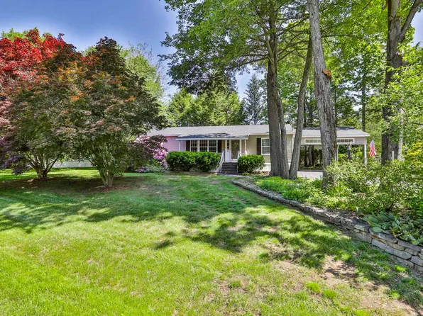 52 Granite Circle, Hampstead, NH 03841