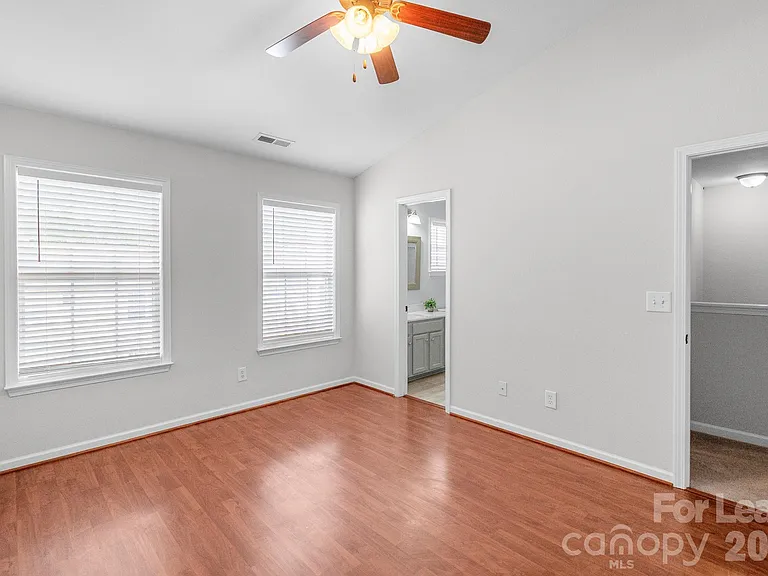 558 Calen Ln — Photo 23