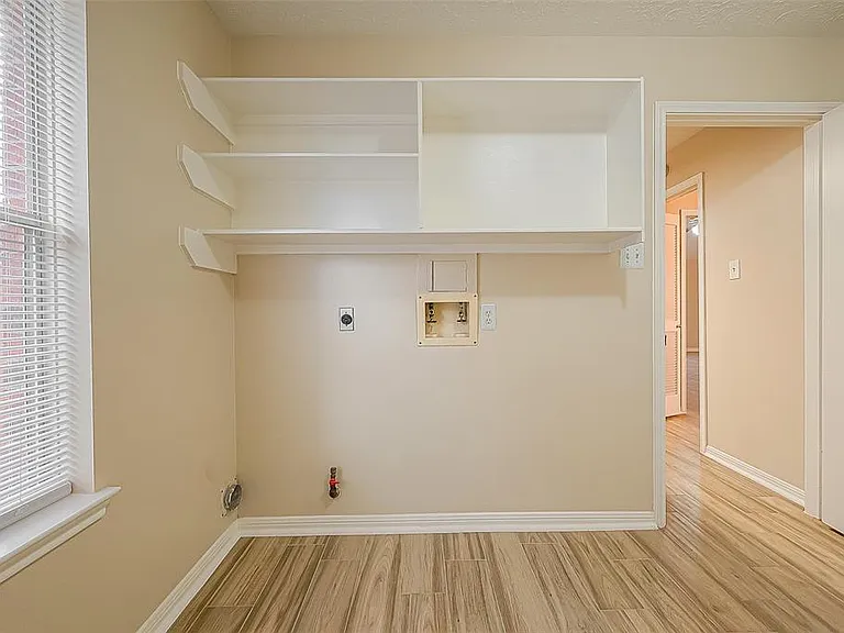 22319 Rangeview Dr — Photo 28