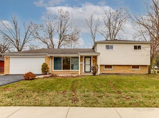 3800 Springdale Ave, Glenview, IL 60025