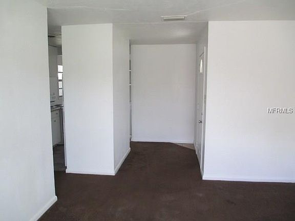 5th image of 740 Oaklando Dr