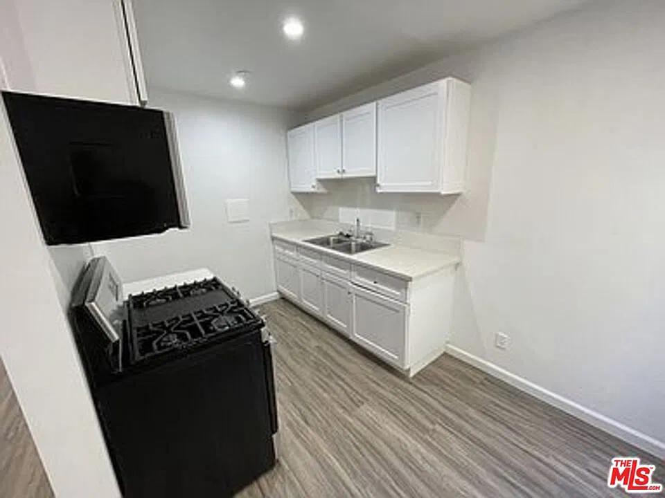Studio, 1.0 bath, 500 sqft, $1,495 — Photo 3