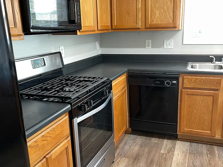 166 Rosemont Ct — Photo 9