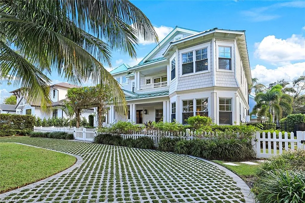 3 bed, 3.0 bath, 2776 sqft, $30,000 — Photo 1
