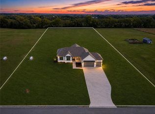 13511 Woodland Ranch Dr, Lone Jack, MO 64086