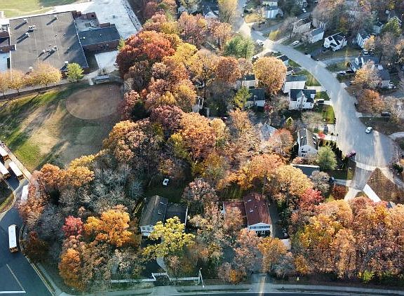 5th image of 15108 Cardinal Dr