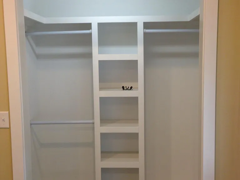 723 Jones St — Photo 2