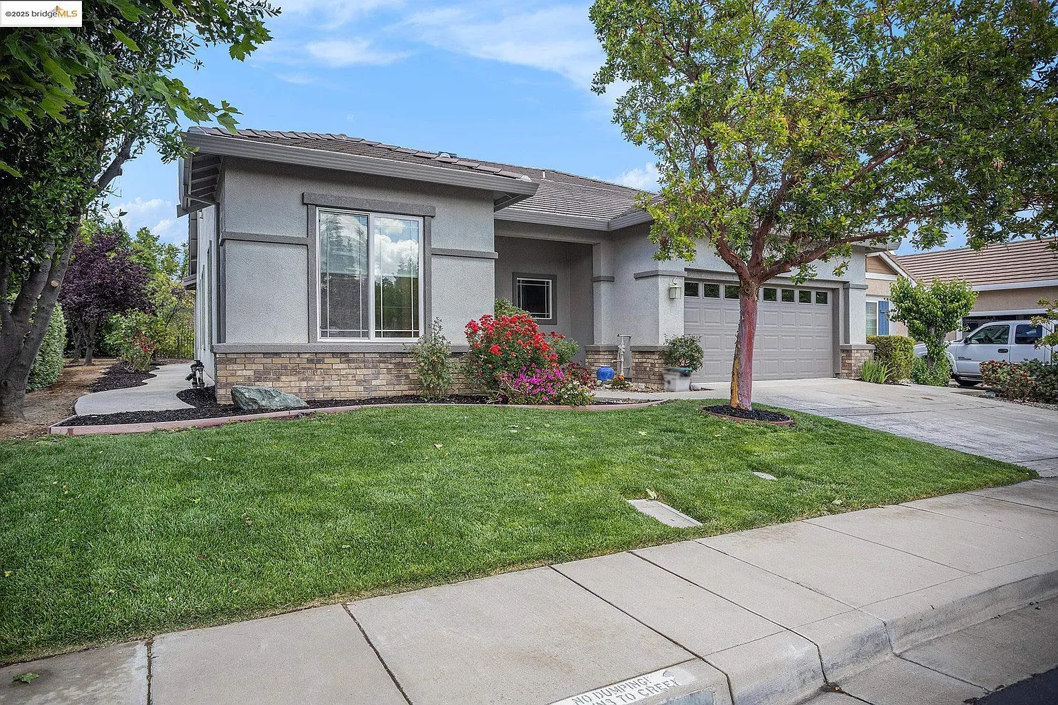 1012 Centennial Dr photo 1