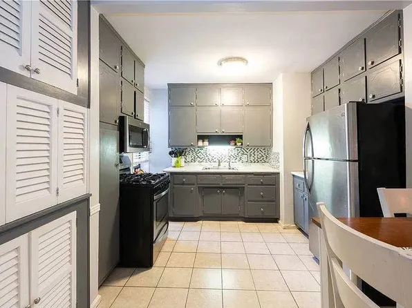 2229 Knapp Street image 27 of 31