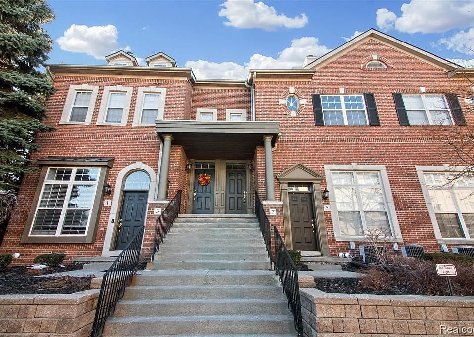 1st image of 7 W Village Ln #46
