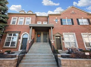7 W Village Ln #46, Dearborn, MI 48124