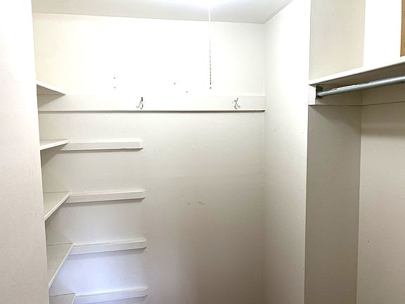 5th image of 5113 Crossfield Ct APT 11