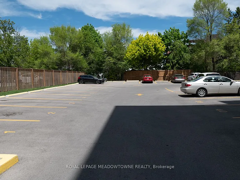 1017 Seneca Ave #408 — Photo 30