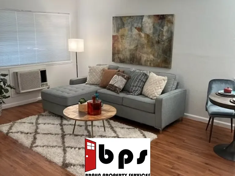 3100 Howe Ave #B-1 — Photo 1