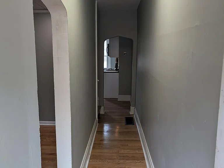 313.5 Walnut St W — Photo 9