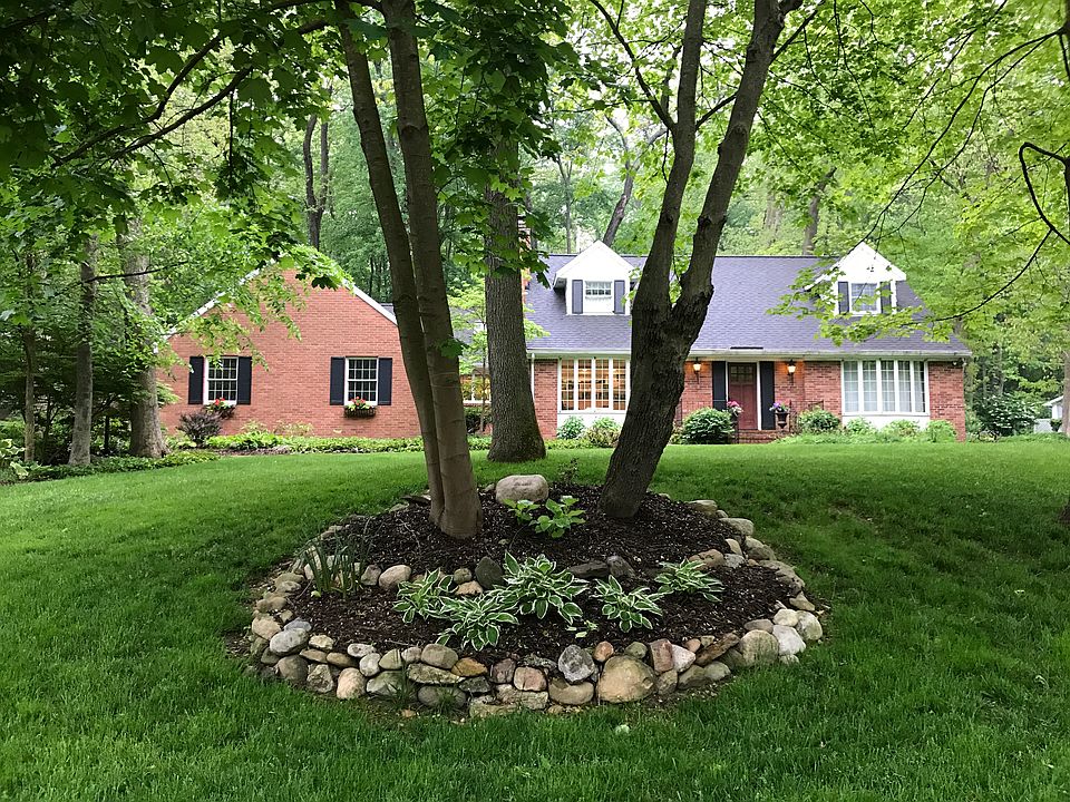 1st image of 2509 Shagbark Ave SE
