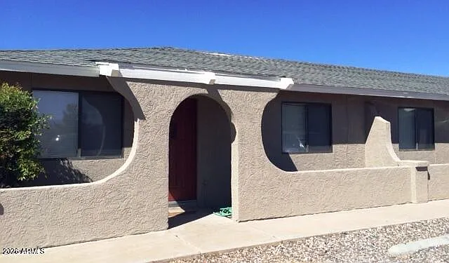 2 bed, 1.0 bath, 800 sqft, $1,350 — Photo 1