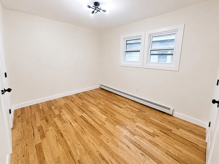 207-209 Hansbury Ave #B — Photo 18