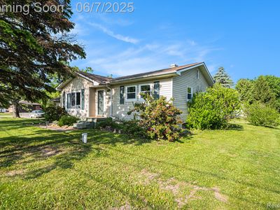 1284 S Seymour Rd, Flint, MI, 48532