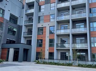 95 Dundas St W #504, Oakville, ON L6M 4L9