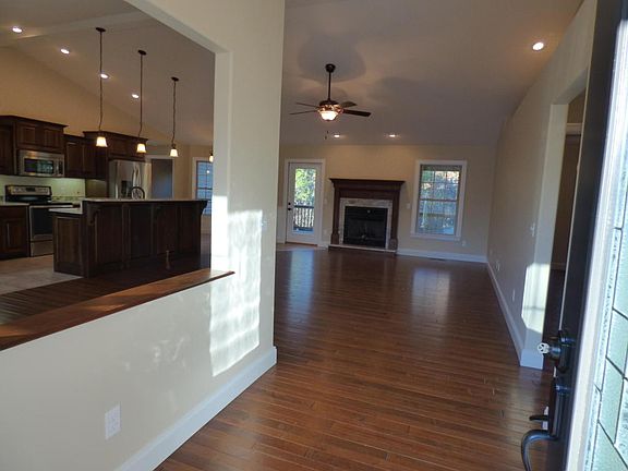 3rd image of 17 Holly Ct