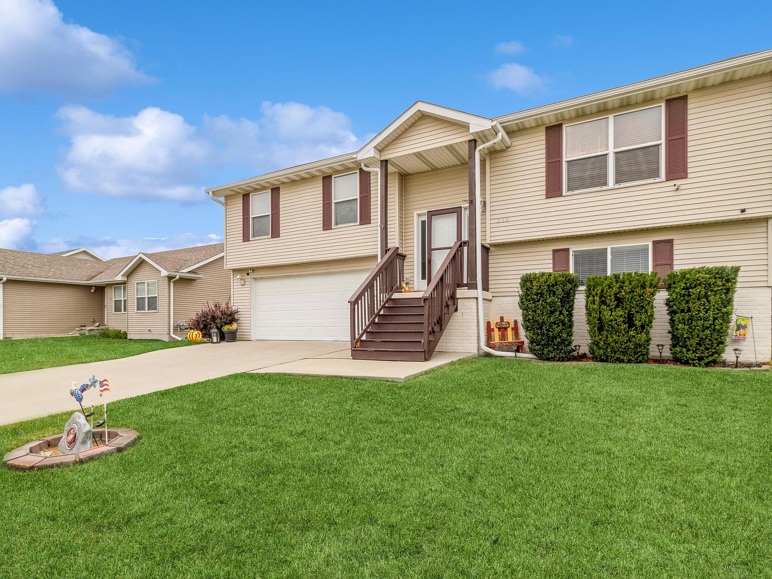 208 NE Megan Ave, Elkhart, IA 50073 Zillow