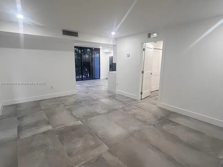 8600 SW 133rd Avenue Rd #319 — Photo 5