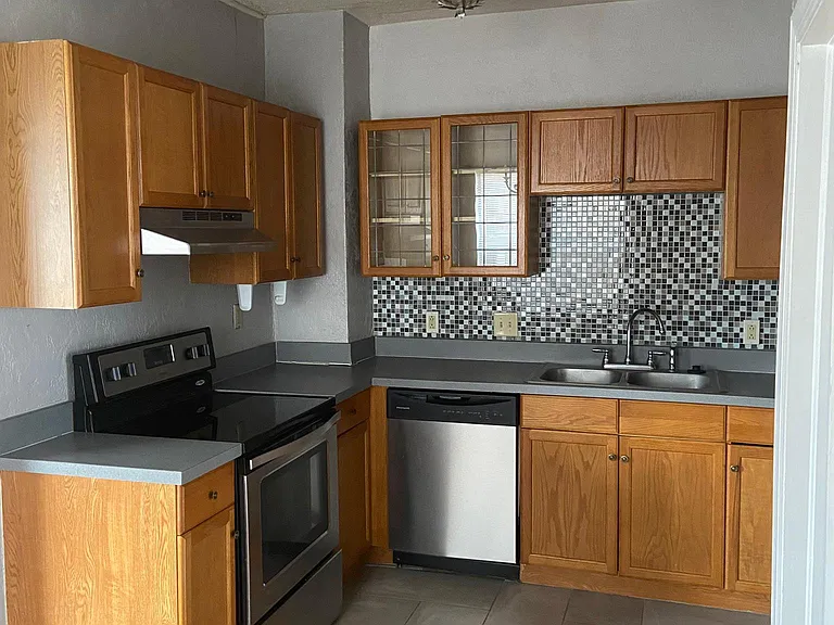 3316 N Robinson Ave #1 — Photo 4