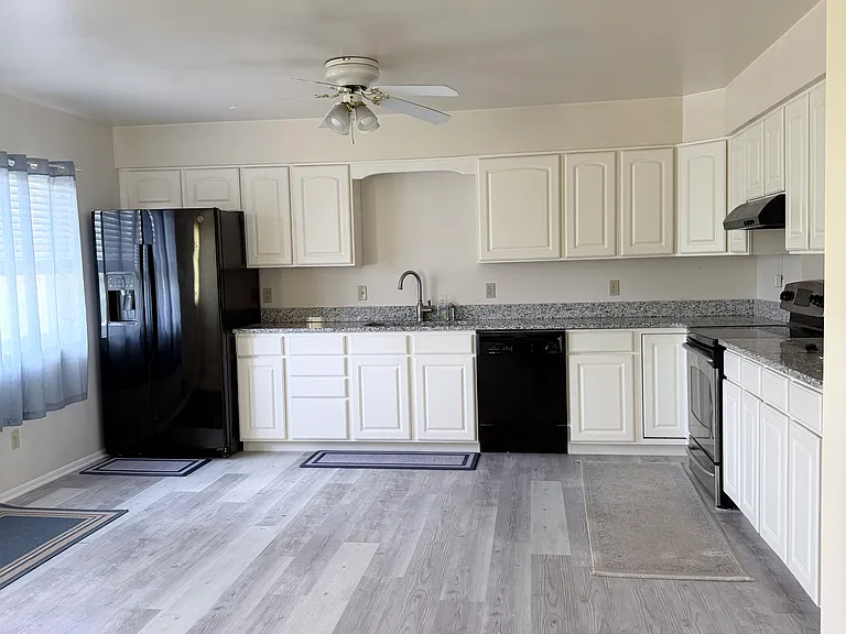550 Wises Grove Rd — Photo 3