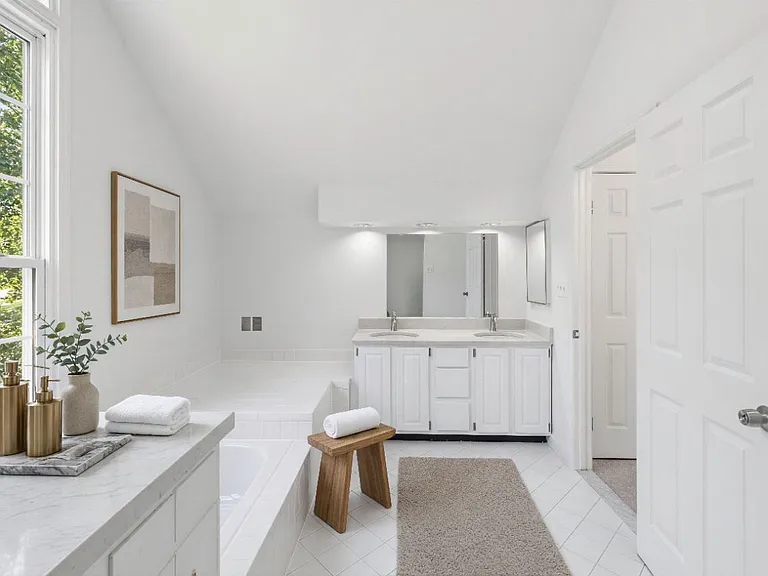 14544 Pebblewood Dr — Photo 3