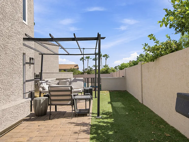 1195 W Salmon Ct — Photo 25
