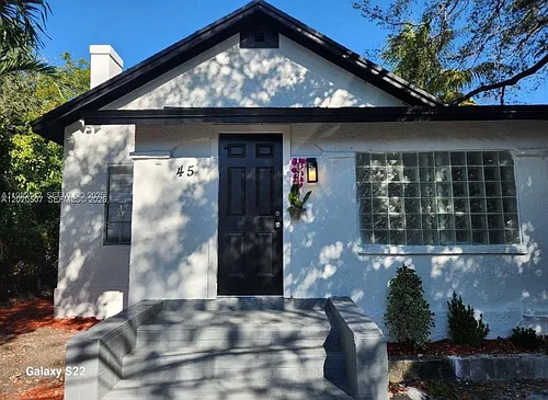 45 NE 60th St Photo 1
