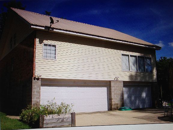 Garage in the back of house