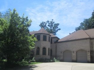 27659 Hunters Ln, Sycamore, IL 60178