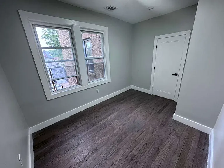 490 Rahway Ave #35 — Photo 4