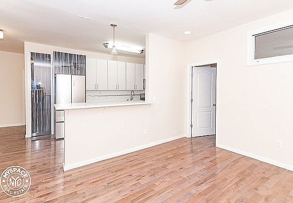 4th image of 377 Montgomery St #F56