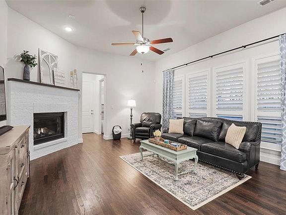 3rd image of 7525 Eastwick Ave