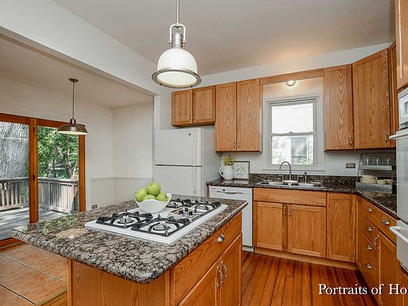 4th image of 427 E Liberty Dr