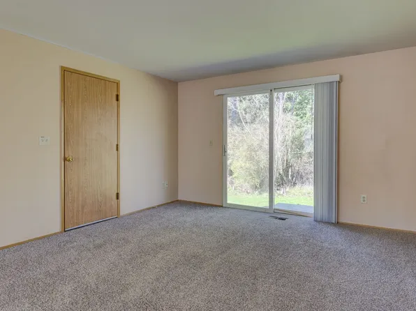 1518 NW 9th Pl, Oak Harbor, WA 98277